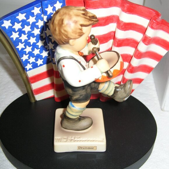 HUMMEL Display “AMERICAN FLAG” #1084-D w/Box & COA & LITTLE DRUMMER #240 TMK5 - Picture 8 of 9
